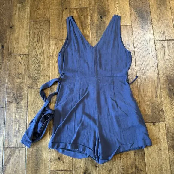 Vici Viscose Linen Blend Belted Romper Sleeveless V-neck Button Down Blue Sz S - Picture 5 of 7